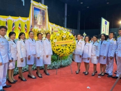 20201013021128.jpg - โรงเรียนอนุบาลเชียงใหม่ร่วมพิธีวางพวงมาลารำลึกวันคล้ายวันสวรรคตพระบาทสมเด็จพระชนกาธิเบศร์ภูมิพลอดุลยเดชมหาราช | https://www.abcm.ac.th