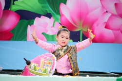 20201103044949.jpg -  ต๋ามฮีต ตวยฮอย ลอยกระทงยี่เป็ง (หนูน้อยนพมาศรุ่นจิ๋ว)  พ.ศ.2563 | https://www.abcm.ac.th