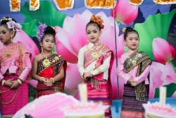 20201103044951(2).jpg -  ต๋ามฮีต ตวยฮอย ลอยกระทงยี่เป็ง (หนูน้อยนพมาศรุ่นจิ๋ว)  พ.ศ.2563 | https://www.abcm.ac.th