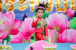 20201103045003(1).jpg -  ต๋ามฮีต ตวยฮอย ลอยกระทงยี่เป็ง (หนูน้อยนพมาศรุ่นจิ๋ว)  พ.ศ.2563 | https://www.abcm.ac.th