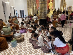 20240710090033(1).jpg -  เข้าร่วมงานประเพณีใส่ขันดอก บูชาเสาอินทขีล | https://www.abcm.ac.th